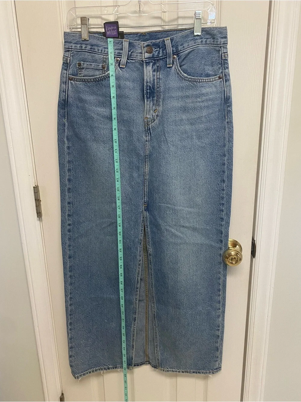 Levi's Denim Skirt
New With Tags - Picture 5 of 6